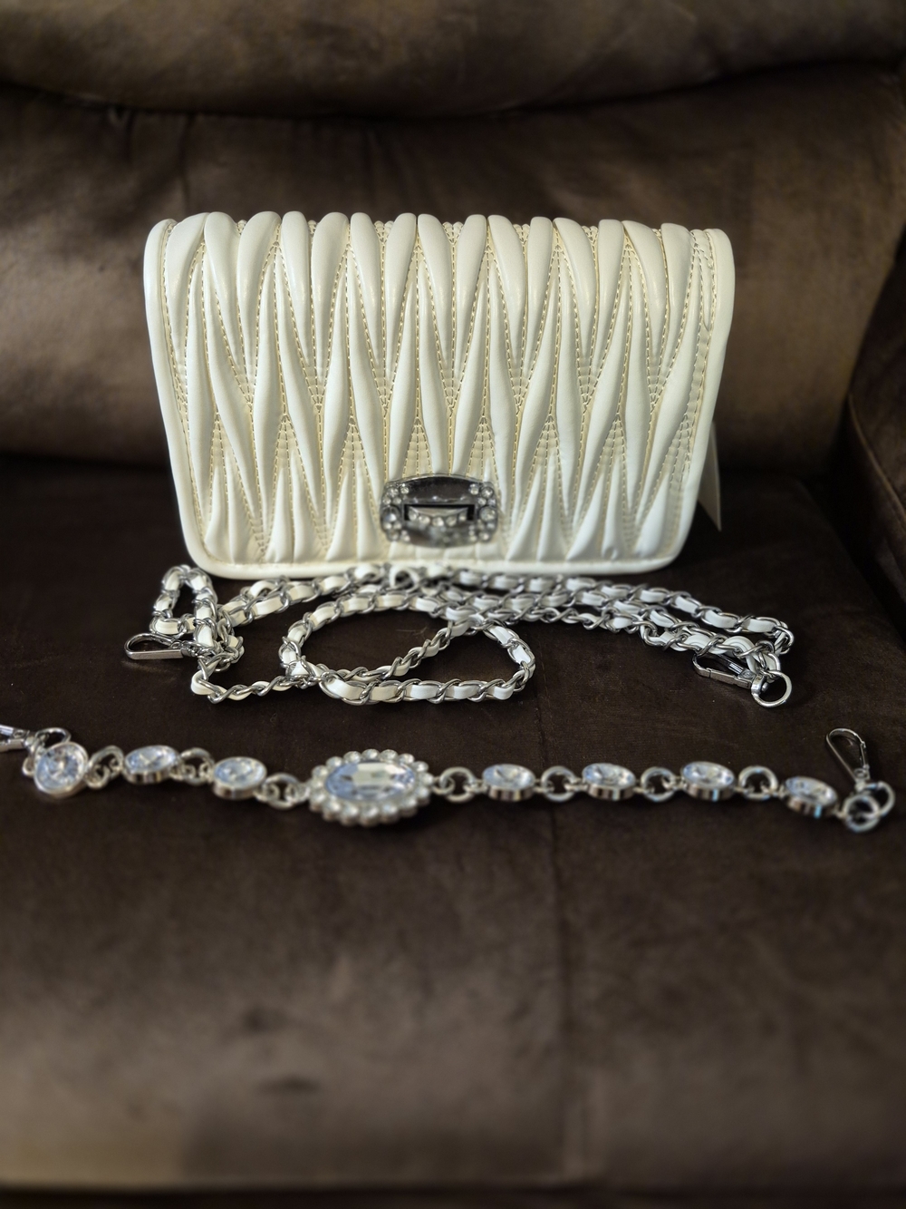 Beautiful White Wave Quilted Faux Leather Crossbody Bad With Shoulder Strap